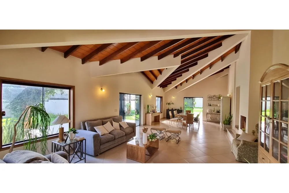 VENDO AMPLIA CASA EN LAMBARÉ BARRIO KENNEDY!! — foto 2