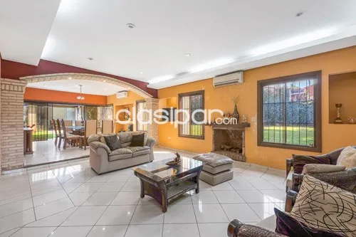 VENDO CASA CON PISCINA EN LAMBARÉ ZONA CANAL 13‼ — foto 2