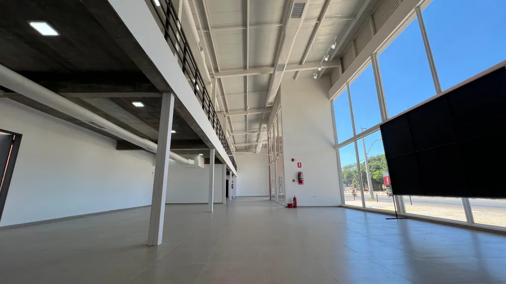 Alquilo Showroom y Oficinas de 435 m2 con Depósitos de 2.000 m2 - LST8055465 — foto 3