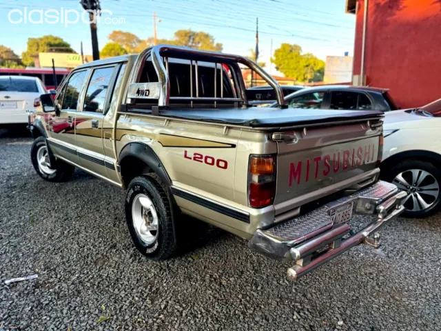 Mitsubishi L 200 1992 - foto 8
