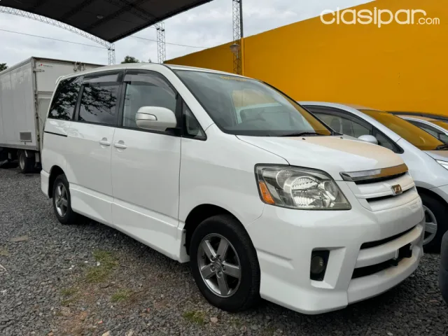 Toyota Noah 2004 - foto 2