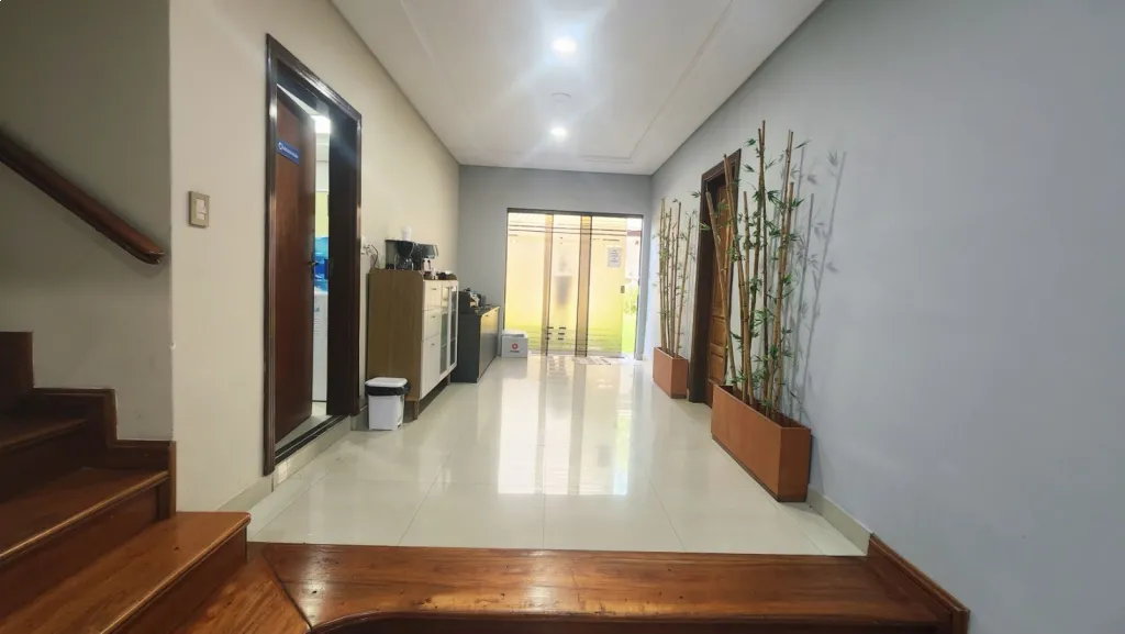 ALQUILO RESIDENCIA PARA OFICINA EN LOS LAURELES — photo 3