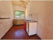 Alquilo casa con salon para negocio en Villa Elisa zona Hiper Luisito- 3.000.000 gs!