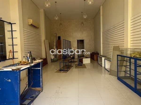 Vendo Edificio con Salón Comercial y Departamento en zona de Mercado 4 — foto 2
