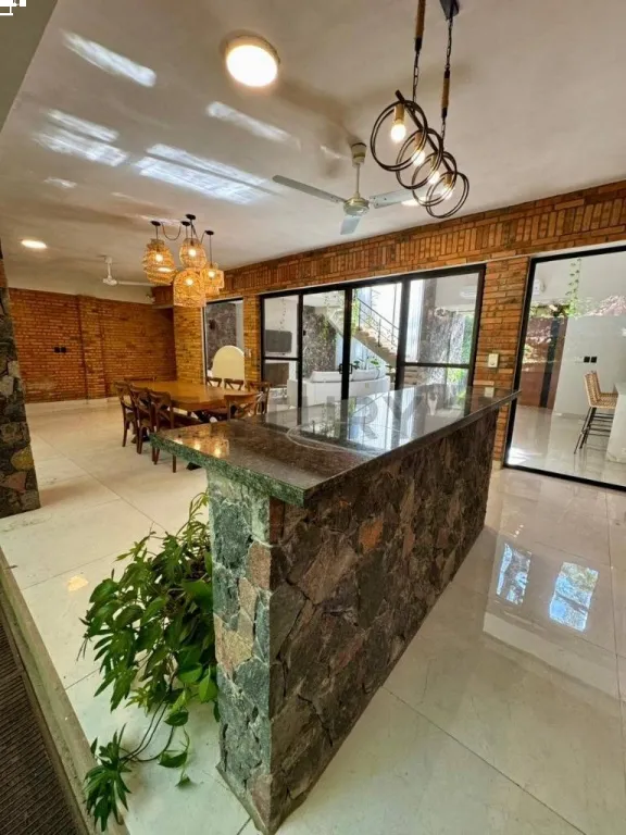 VENDO RESIDENCIA EN SAN BERNARDINO CON EXCELENTE UBICACION — foto 2