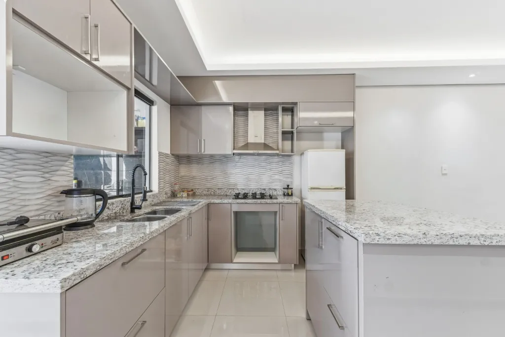 Estrena tu nuevo duplex en 4to Barrio, Luque. Construcción en una planta, 125 m2. — foto 2
