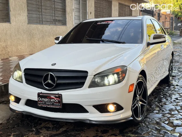 Mercedes-Benz C300 2010 — foto 3