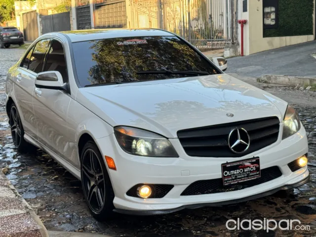 Mercedes-Benz C300 2010 — foto 4