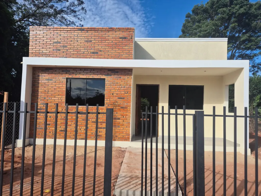 Vendo hermosa casa a estrenar en Ñemby, barrio Caaguazu. — foto 2