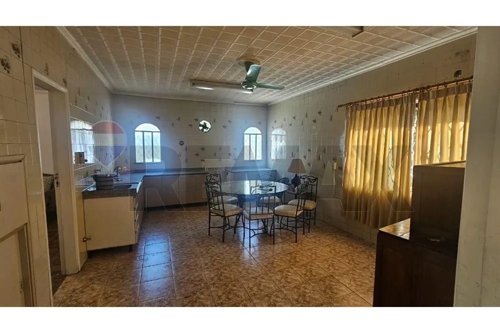 VENDO AMPLIA CASA EN EL BARRIO NAZARETH — foto 3