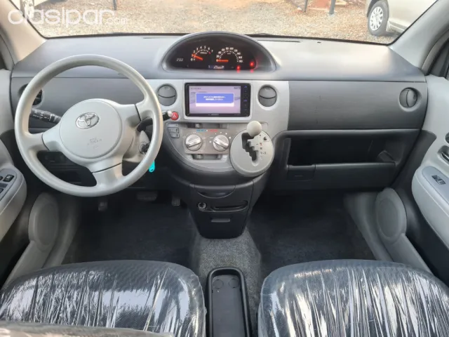 Toyota Sienta 2012 - foto 2