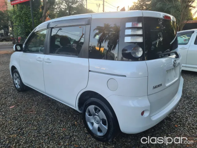 Toyota Sienta 2012 — foto 4