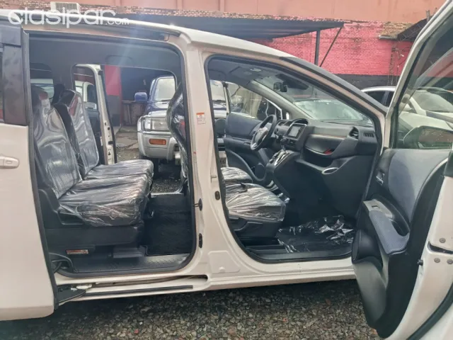 Toyota Sienta 2015 — foto 3