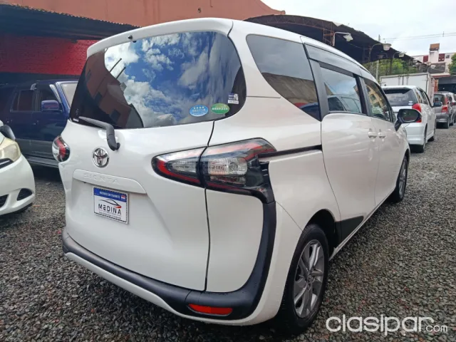 Toyota Sienta 2015 — foto 4