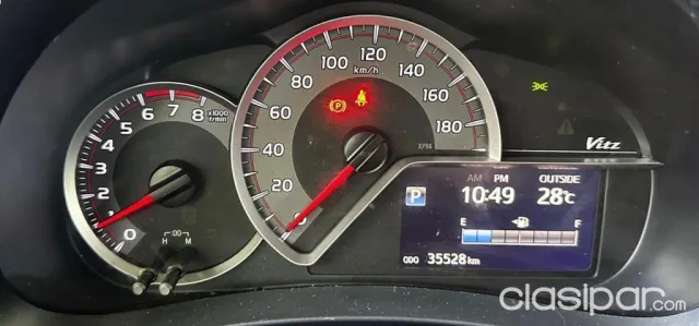 Toyota Vitz 2014 — foto 3