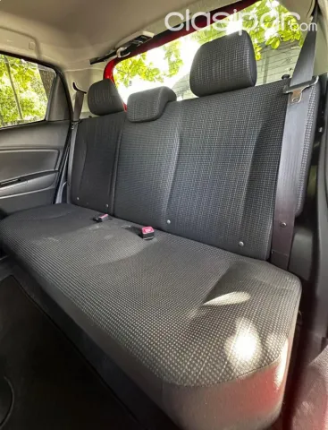 Toyota Vitz 2014 — foto 6