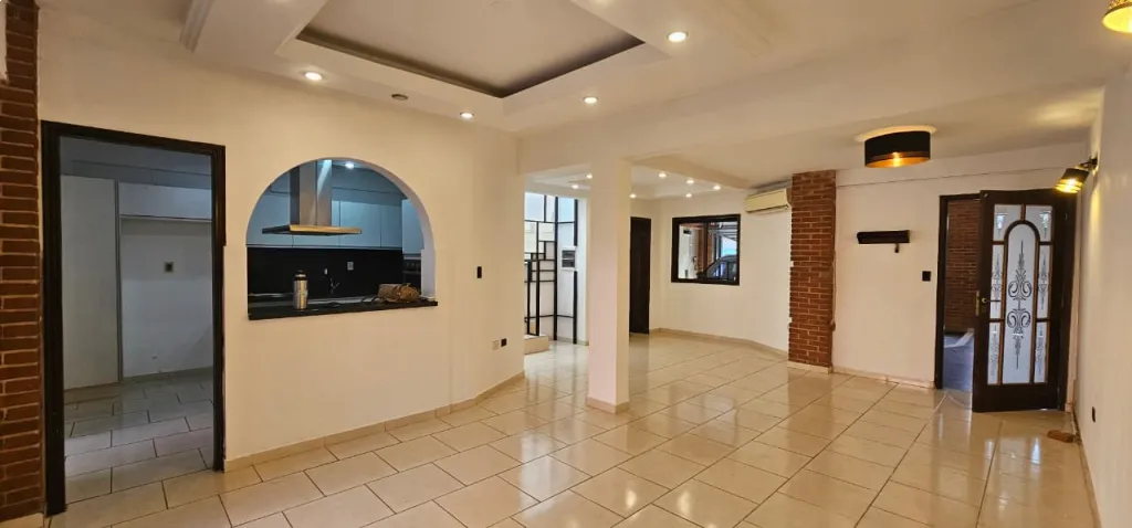 ALQUILO HERMOSO DUPLEX CON PISCINA - FERNANDO DE LA MORA. — foto 2