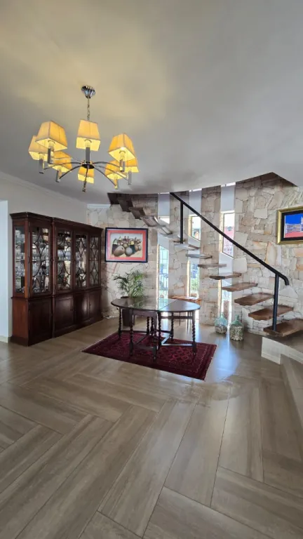 *Vendo excepcional residencia recién remodelada en Barrio Mariscal Lopez. — foto 3