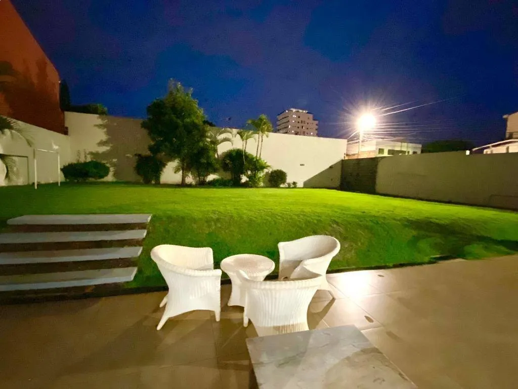 VENDO AMPLIA Y HERMOSA CASA RESIDENCIAL EN CIUDAD DEL ESTE — foto 2