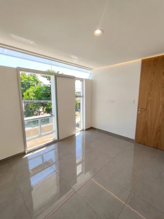 Vendo dúplex a estrenar de 4 dormitorios en Fernando de la Mora, zona norte — foto 3