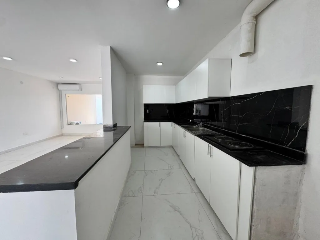 ALQUILO TRIPLEX EN LUQUE ZONA RAKIURA COD 2104 — foto 3