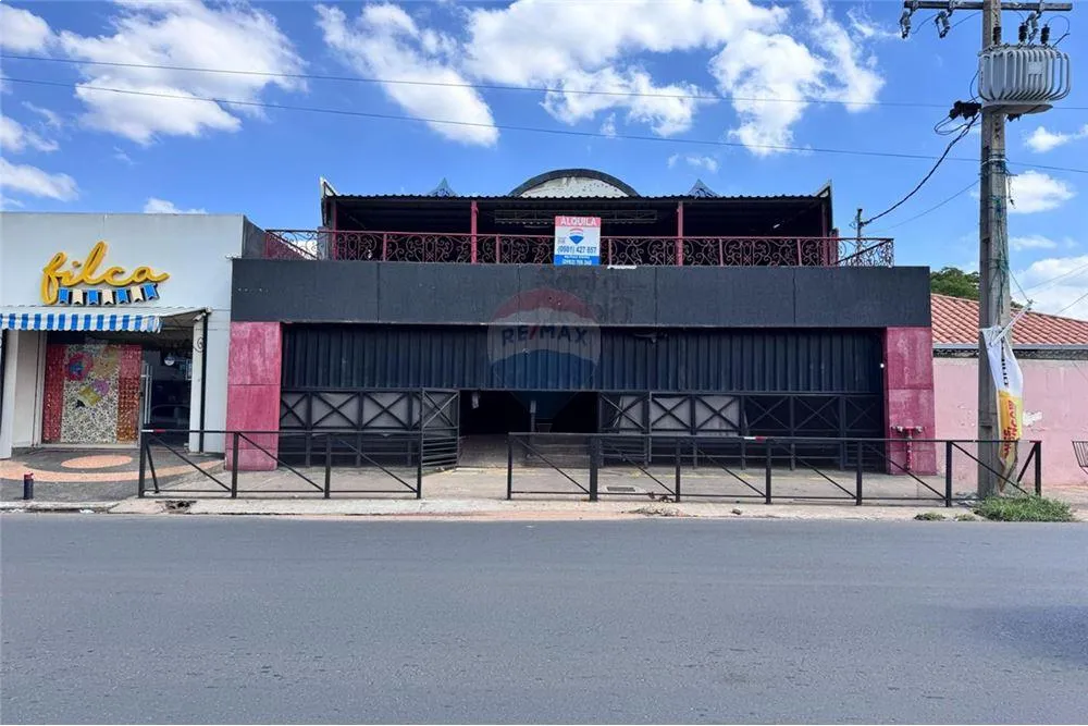 ALQUILO AMPLIO SALÓN COMERCIAL DE DOS PISOS — foto 2