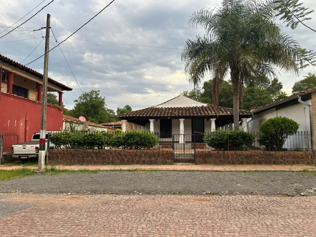 Alquilo Casona Tipo Colonial en el Centro de Areguá — foto 2