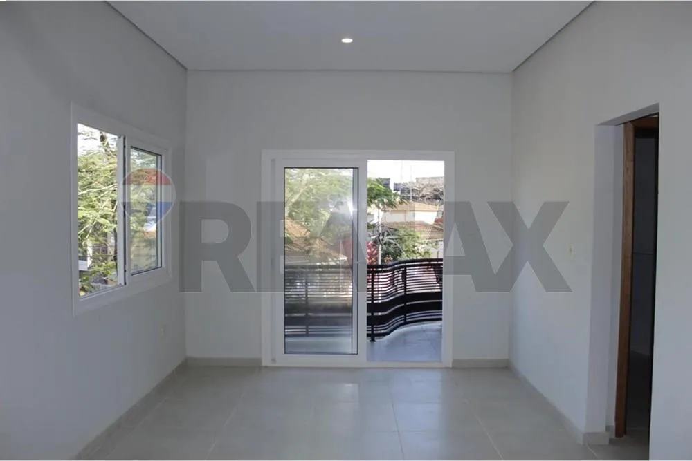 DÚPLEX A ESTRENAR EN ESQUINA EN BARRIO SAJONIA — фото 2