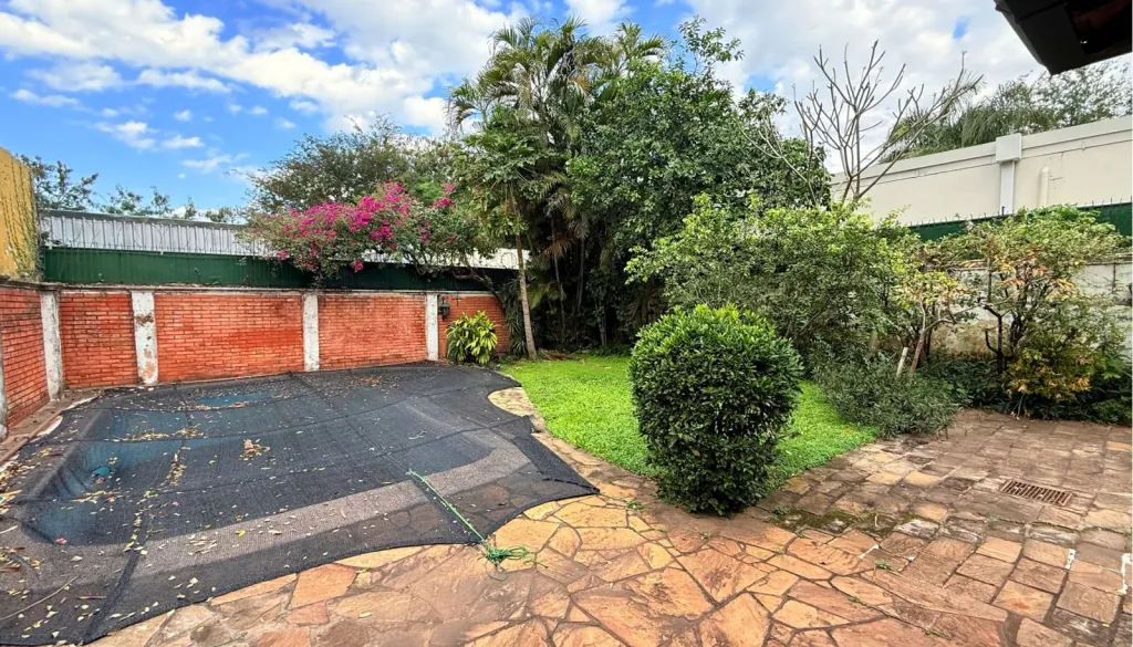 ALQUILO O VENDO CASA DE 4 DORMITORIOS PARA VIVIENDA U OFICINA SOBRE SACRAMENTO — foto 2