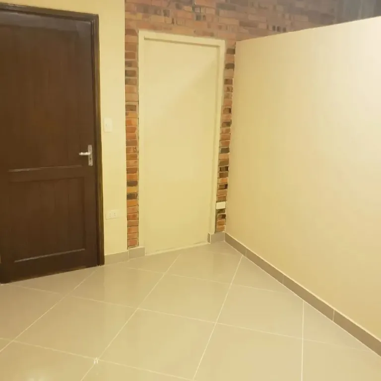 Alquilo!!! Para oficina o vivienda COD 6831 — foto 3