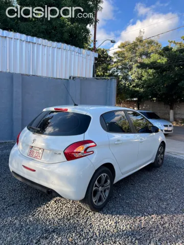 Peugeot 208 Allure Año 2015 — foto 8