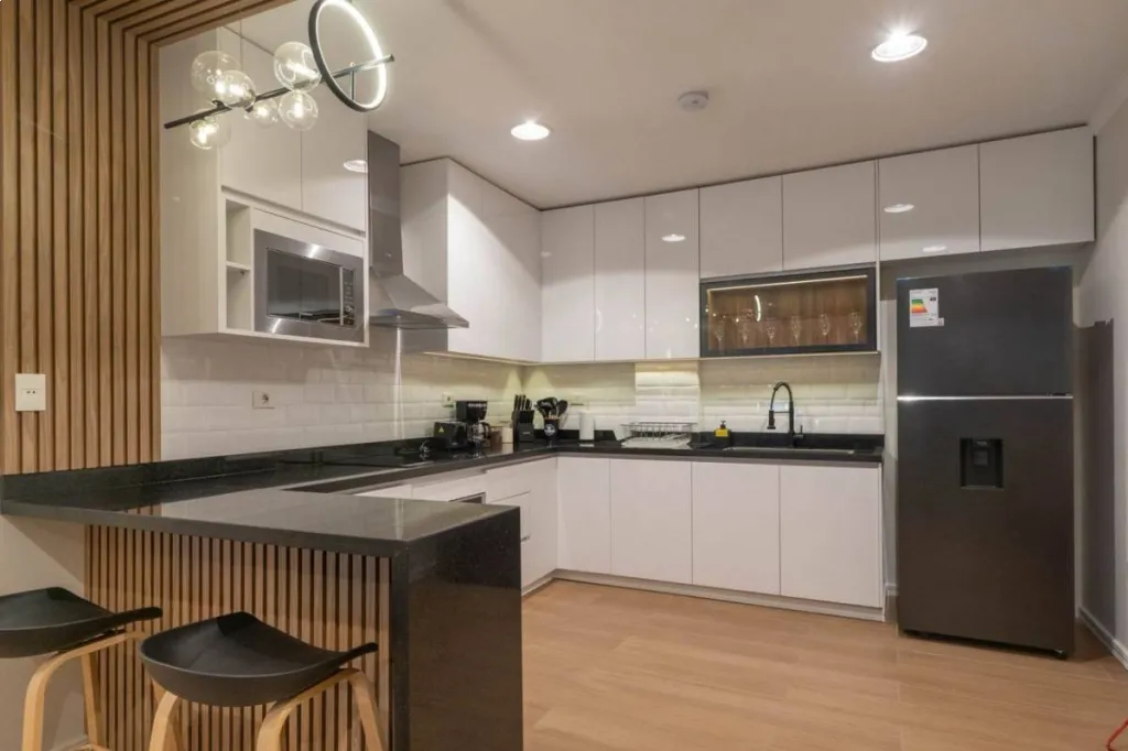 Vendo Tríplex Premium en Pozo - Loma Pytá, Asunción (con piscina) — foto 2