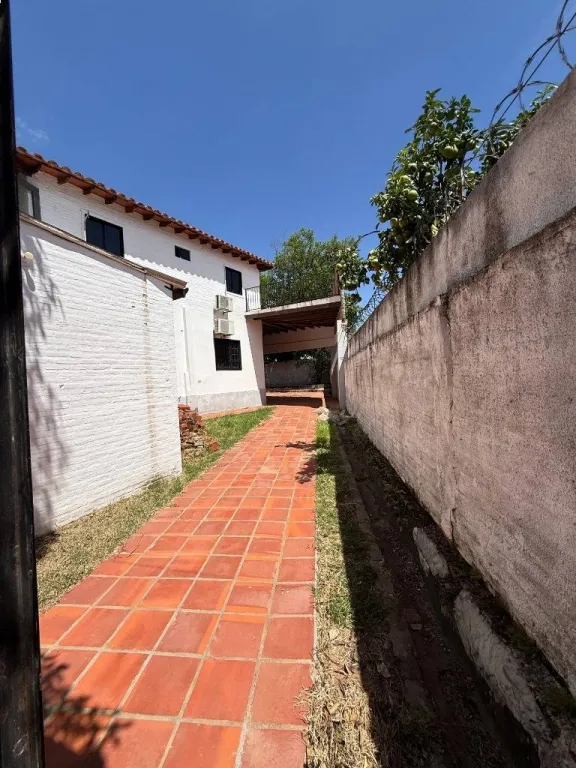 Vendo Casa Dúplex - Loma Pytá, Asunción (Barrio Golondrinas, 422 m²) — фото 3