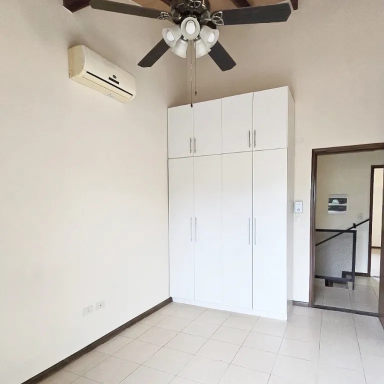 Vendo duplex de 3 dormitorios en barrio Santa María — foto 2