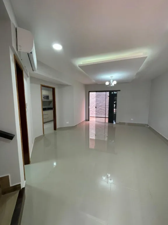 En venta dúplex remodelado en el Barrio de Villa Aurelia - Asunción — foto 2