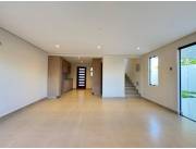 DUPLEX A ESTRENAR EN LUQUE - 4TO BARRIO