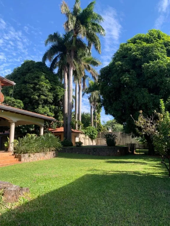 EN VENTA AMPLIA RESIDENCIA 1500 M² EN ASUNCIÓN-B° MCAL. ESTIGARRIBIA — foto 2