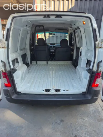Peugeot Parnetr 2017 — foto 3