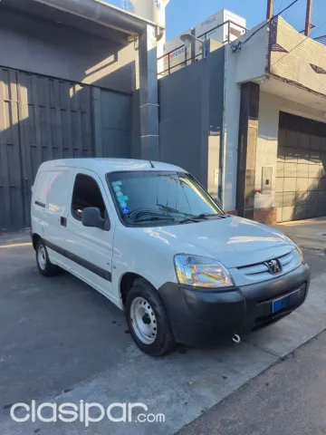 Peugeot Parnetr 2017 — foto 5