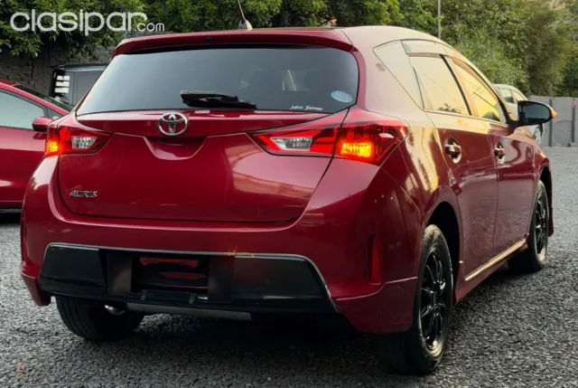 Toyota New Auris 2012 — foto 7