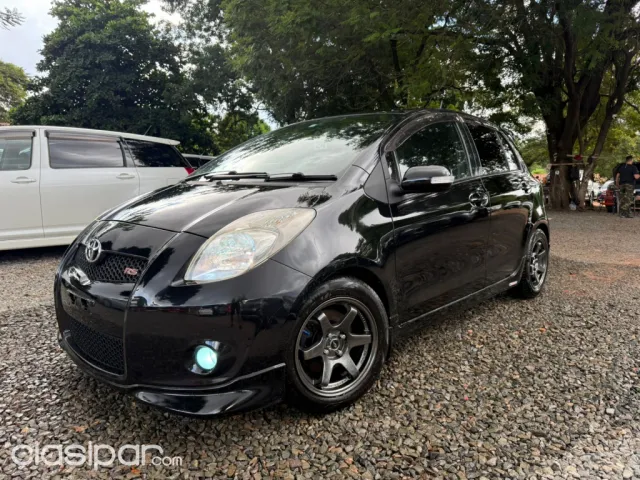 Toyota Yaris 2009 — foto 2