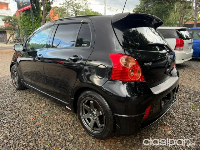 Toyota Yaris 2009 — foto 4