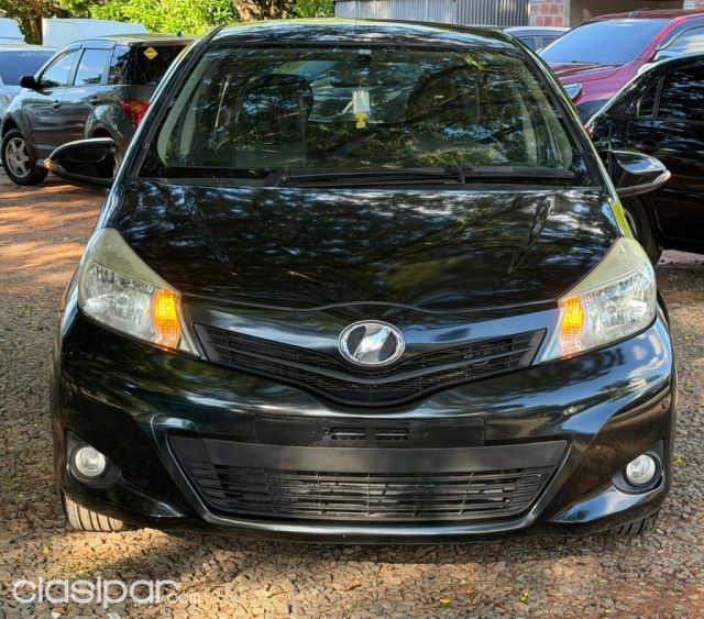 Toyota Vitz 2012 - foto 1