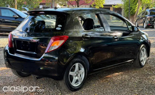 Toyota Vitz 2012 — foto 7