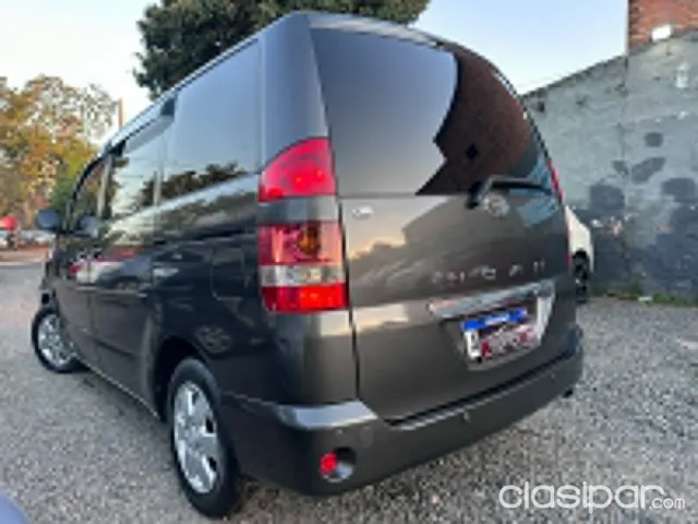 Toyota Noah 2003 - foto 2