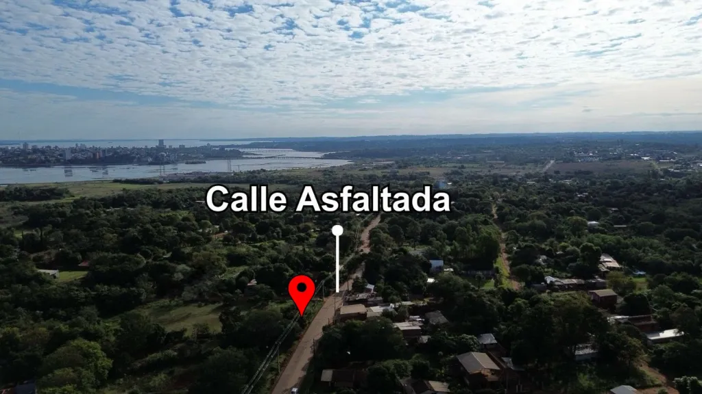 Amplia propiedad ubicada en esquina y sobre calle asfaltada en el Barrio Chaipé — foto 2