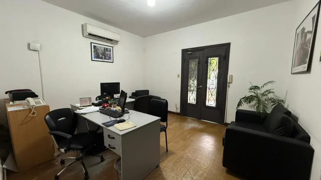 Bº CIUDAD NUEVA: IMPORTANTE PROPIEDAD COMERCIAL P EMPRESAS, OFICINAS, ESTACIONAMINETOS. — foto 3