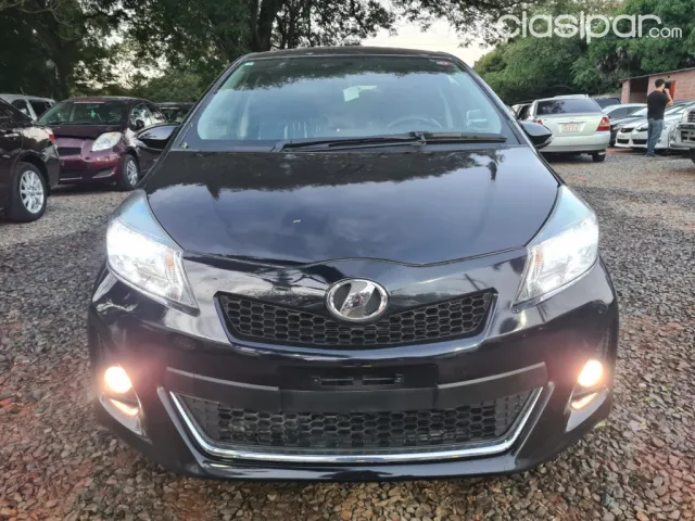 Toyota Vitz 2012 — foto 2
