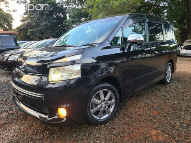 Toyota Voxy 2010 — foto 6
