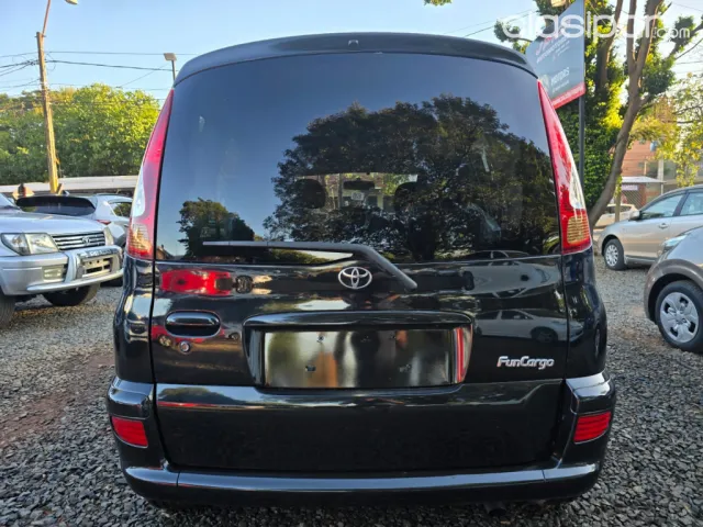 Toyota Funcargo 2004 — foto 4